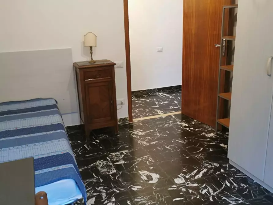 Immagine 12 di Appartamento in vendita  a Siena