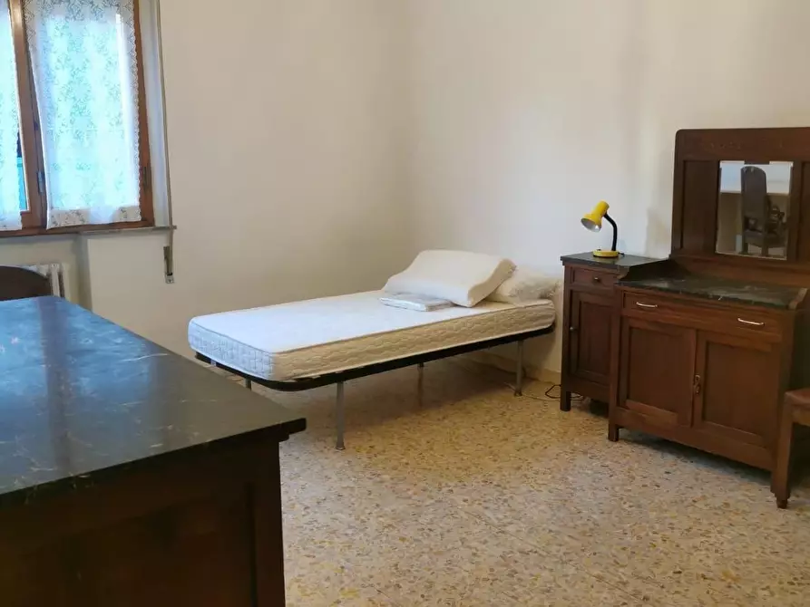 Immagine 11 di Appartamento in vendita  a Siena