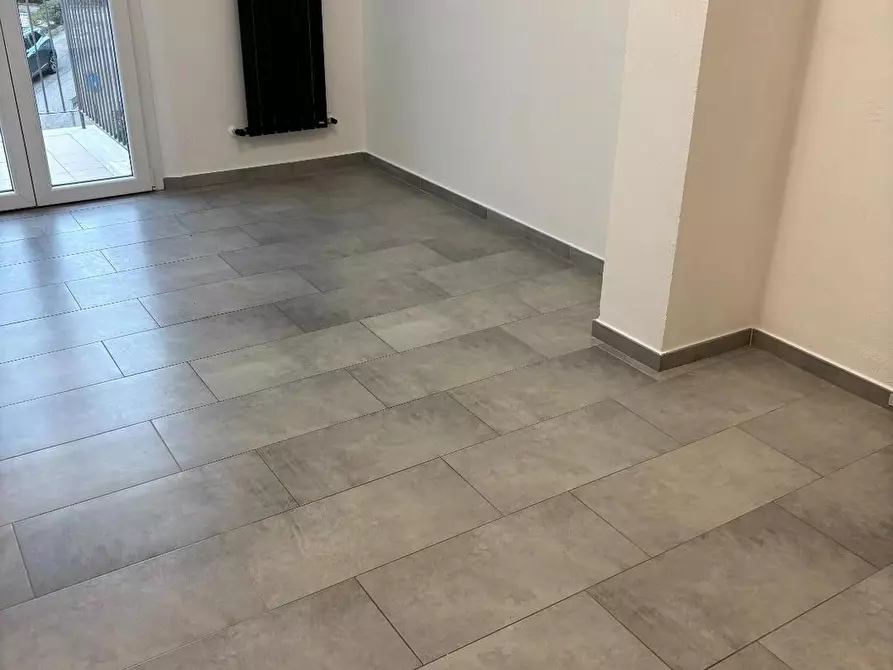 Immagine 4 di Appartamento in vendita  a Siena