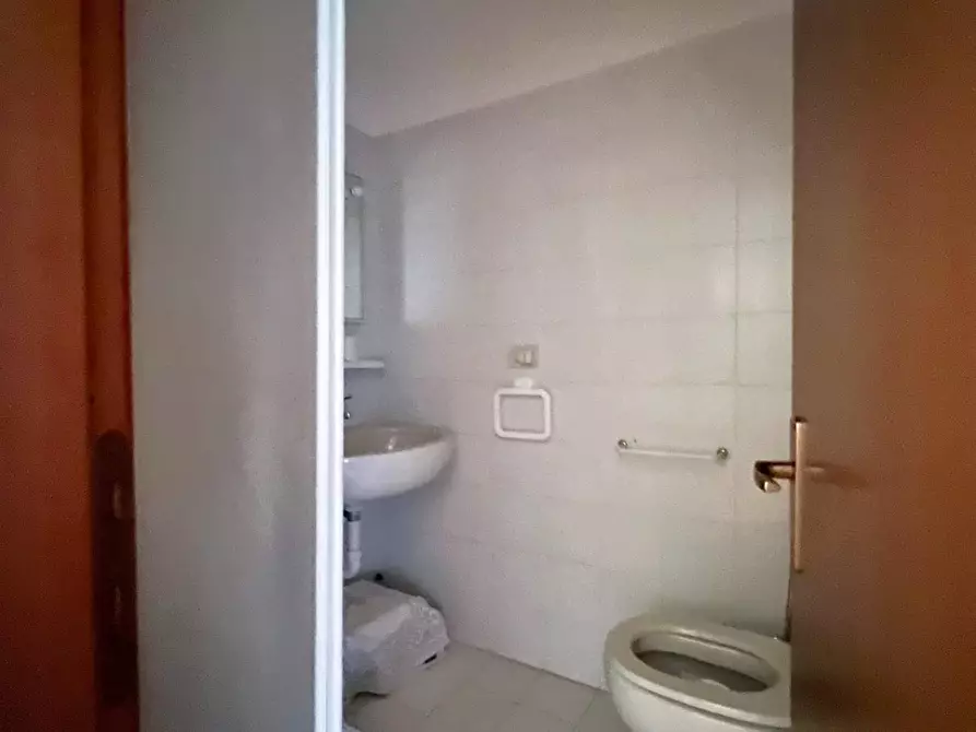 Immagine 17 di Appartamento in vendita  a Massa