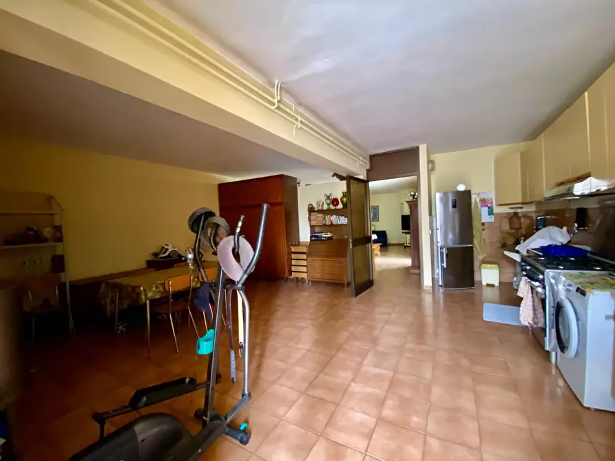 Immagine 24 di Casa bifamiliare in vendita  a Carmignano