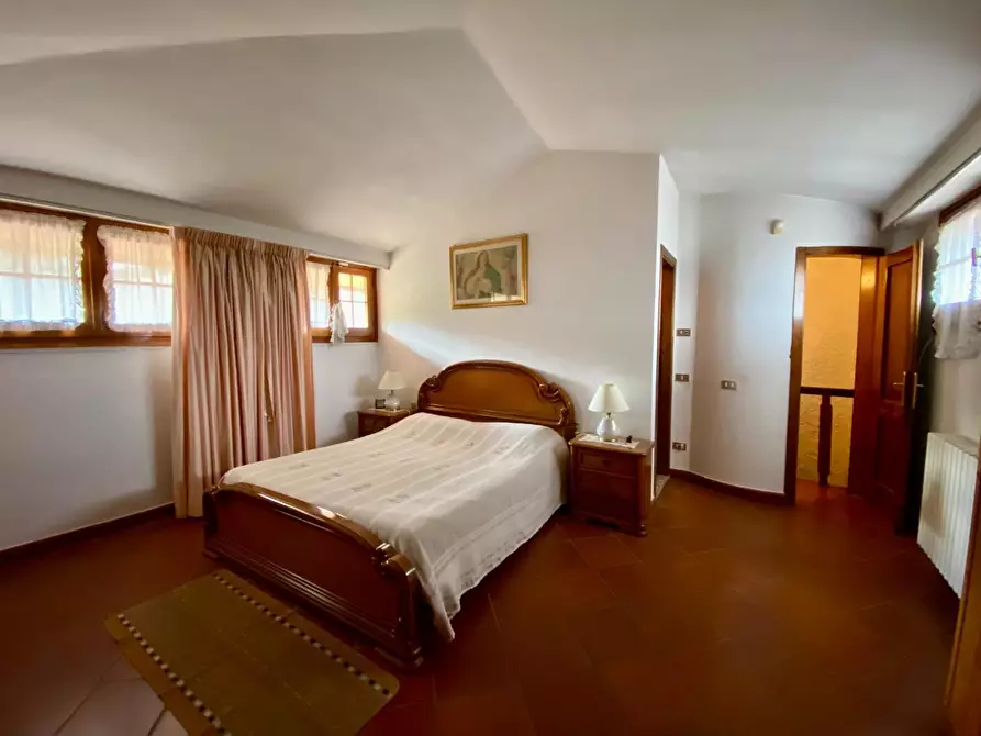 Immagine 20 di Casa bifamiliare in vendita  a Carmignano