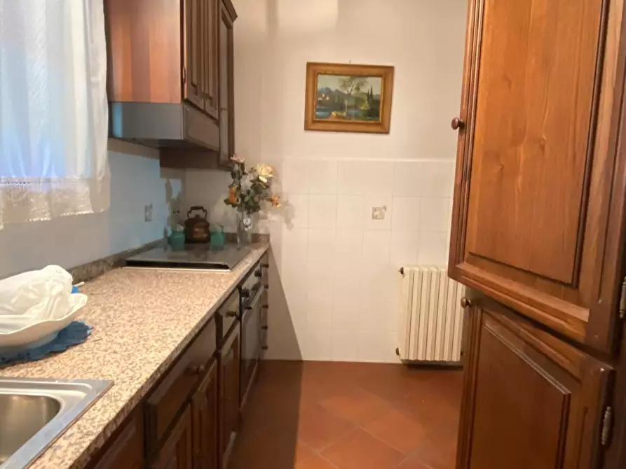 Immagine 8 di Casa bifamiliare in vendita  a Carmignano