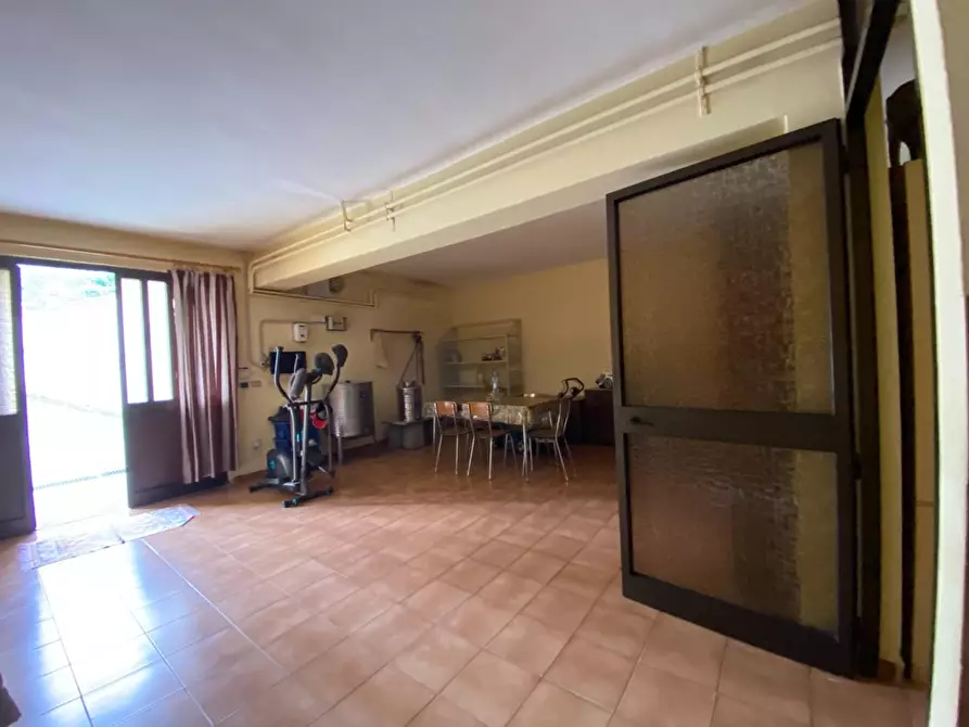 Immagine 23 di Casa bifamiliare in vendita  a Carmignano