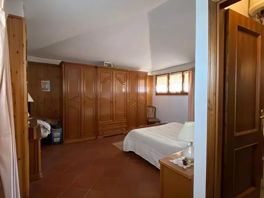 Immagine 18 di Casa bifamiliare in vendita  a Carmignano