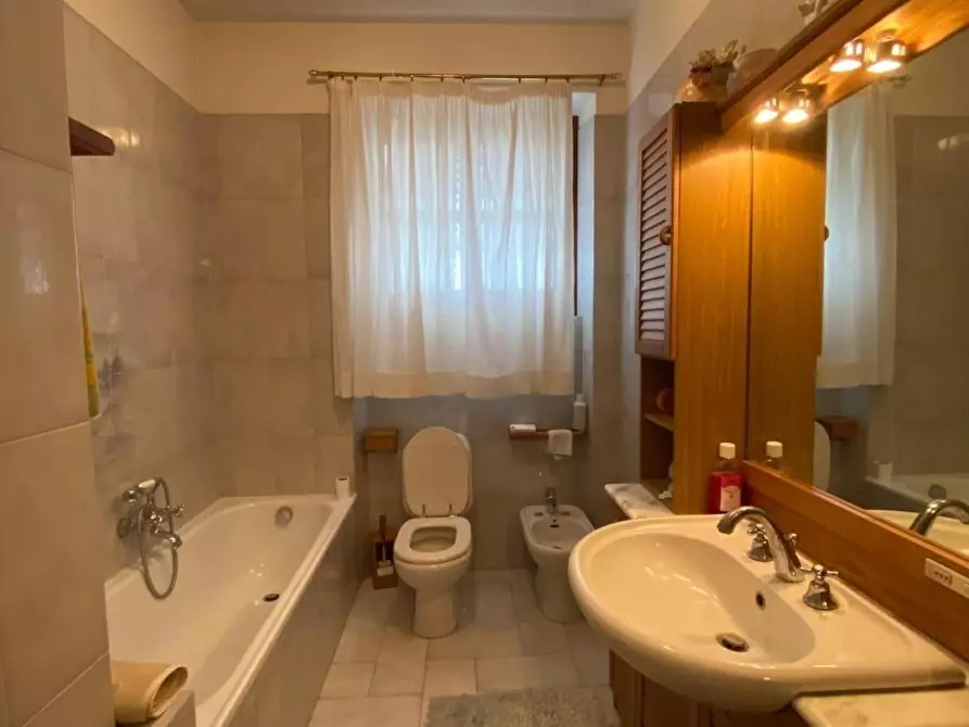 Immagine 16 di Casa bifamiliare in vendita  a Carmignano