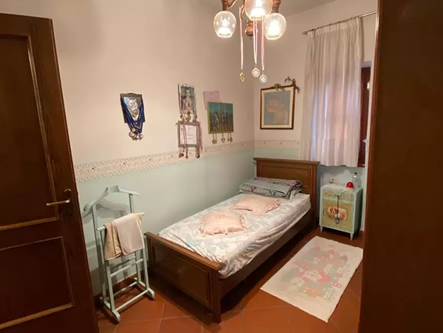 Immagine 14 di Casa bifamiliare in vendita  a Carmignano