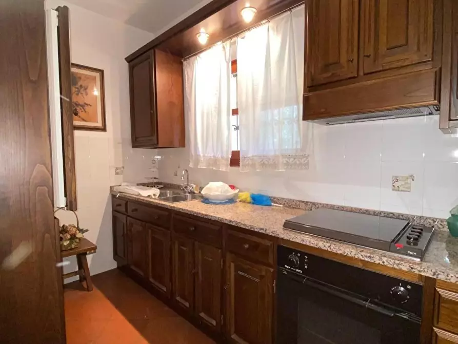 Immagine 7 di Casa bifamiliare in vendita  a Carmignano