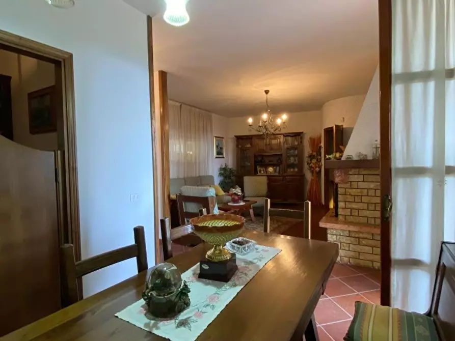 Immagine 6 di Casa bifamiliare in vendita  a Carmignano
