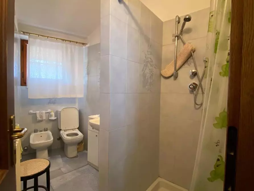 Immagine 21 di Casa bifamiliare in vendita  a Carmignano