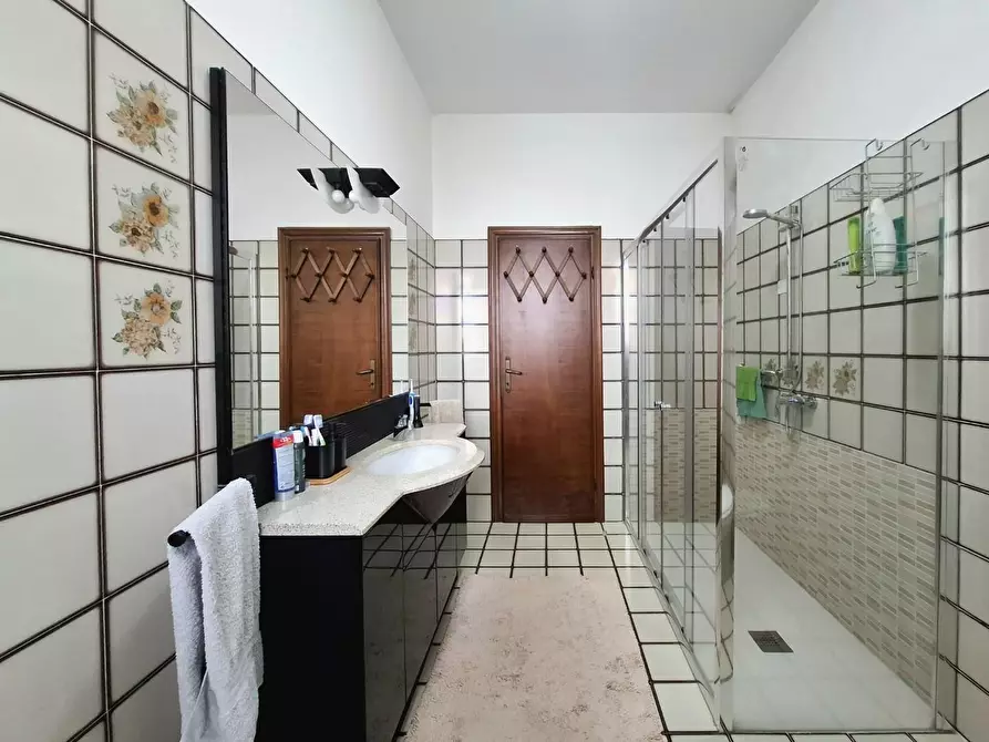 Immagine 34 di Villa in vendita  a Santa Croce Sull'arno