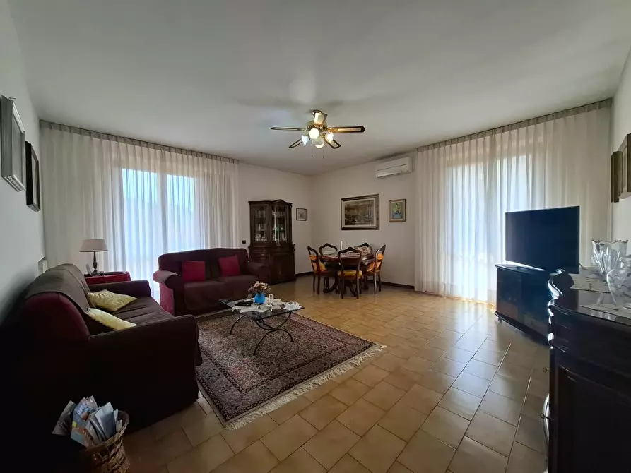 Immagine 8 di Villa in vendita  a Santa Croce Sull'arno