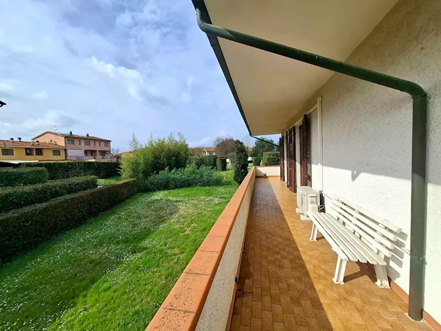 Immagine 45 di Villa in vendita  a Santa Croce Sull'arno