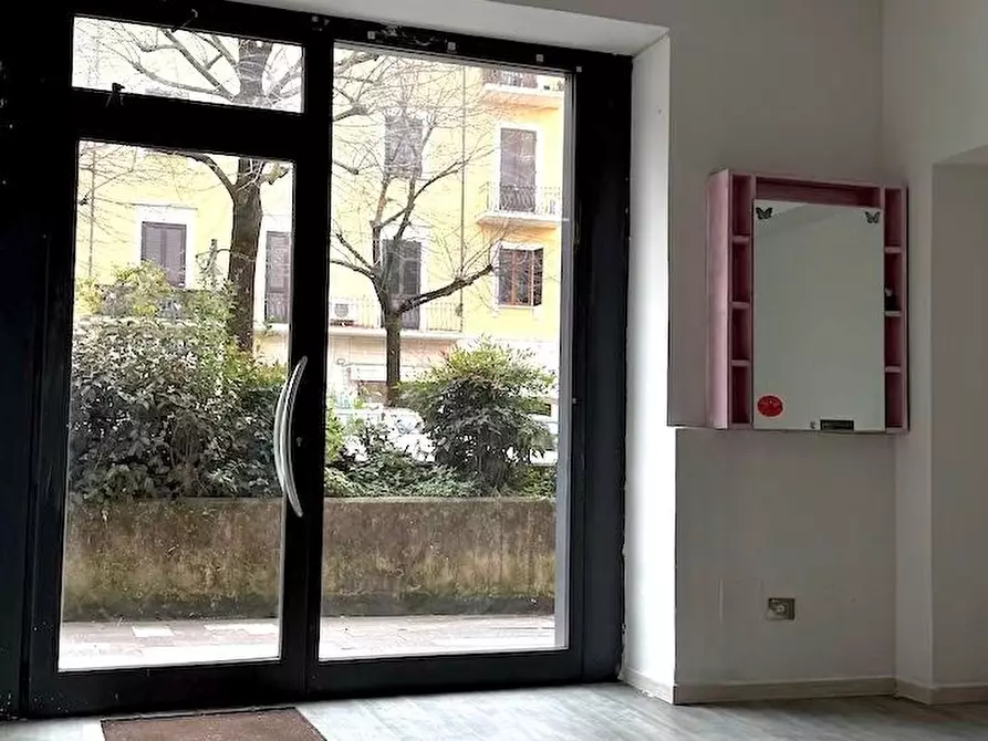 Immagine 18 di Locale commerciale in affitto  a Massa