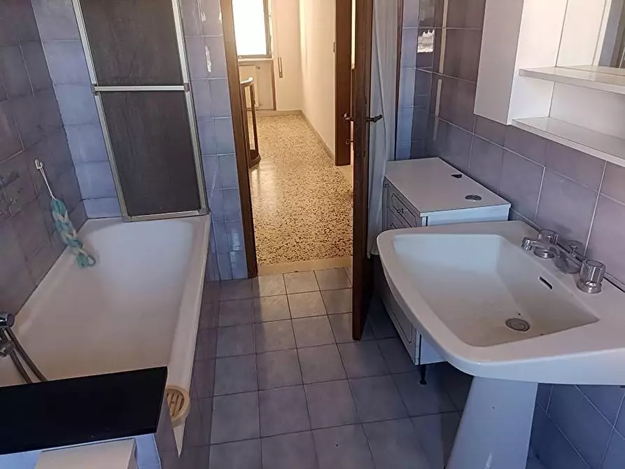 Immagine 37 di Porzione di casa in vendita  a Carrara