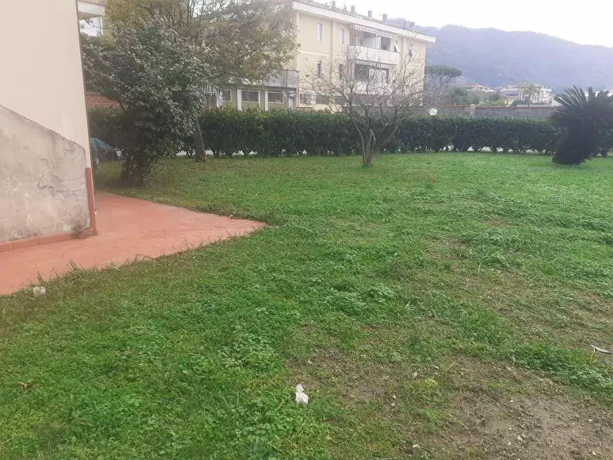 Immagine 43 di Porzione di casa in vendita  a Carrara