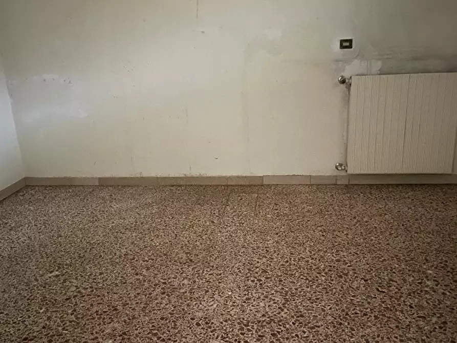 Immagine 58 di Porzione di casa in vendita  a Carrara