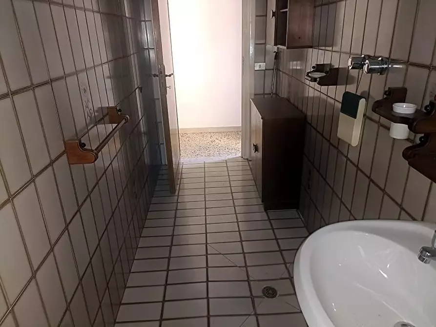 Immagine 5 di Porzione di casa in vendita  a Carrara
