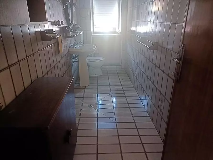 Immagine 29 di Porzione di casa in vendita  a Carrara