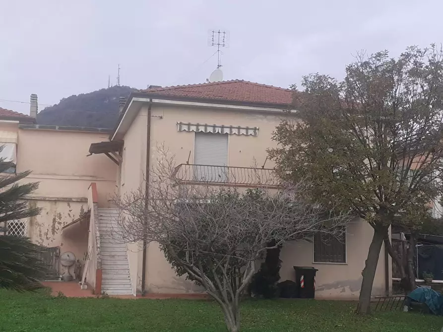 Immagine 41 di Porzione di casa in vendita  a Carrara