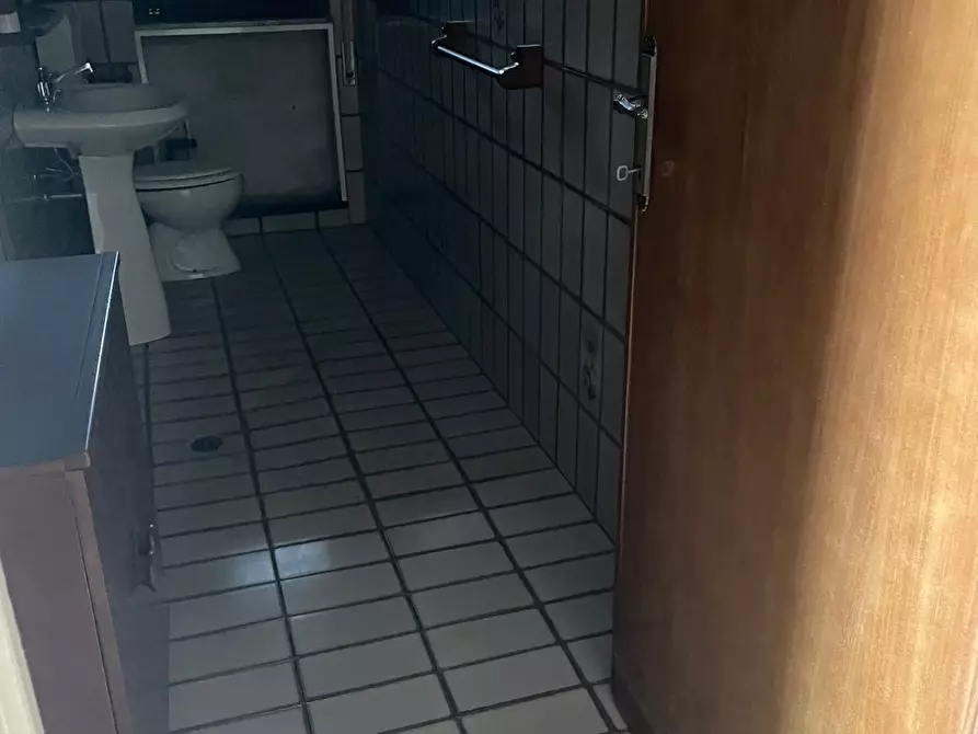 Immagine 54 di Porzione di casa in vendita  a Carrara