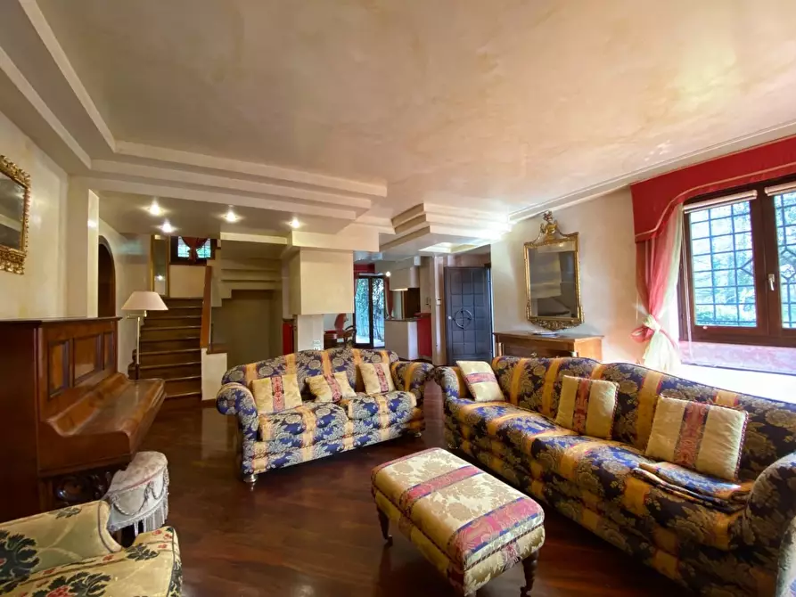 Immagine 3 di Casa bifamiliare in vendita  a Prato