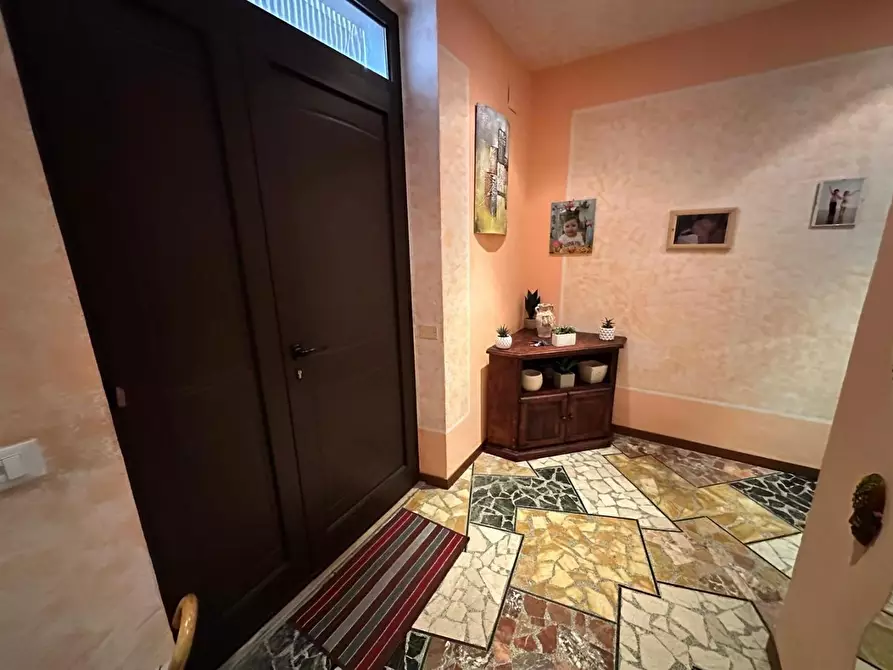 Immagine 2 di Porzione di casa in vendita  a Castelnuovo Magra