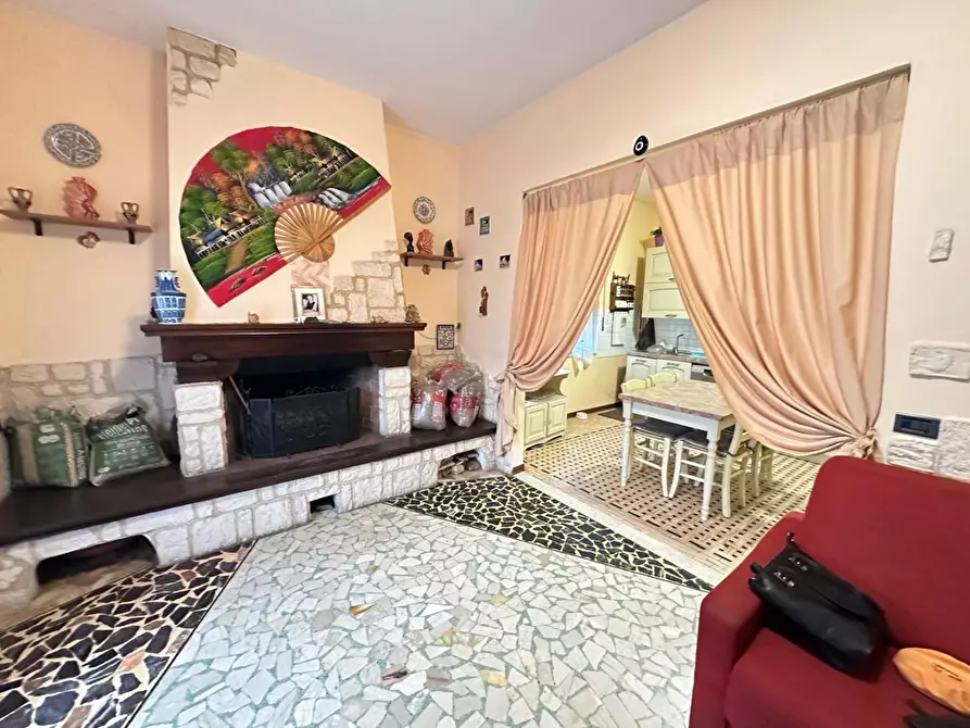 Immagine 1 di Porzione di casa in vendita  a Castelnuovo Magra