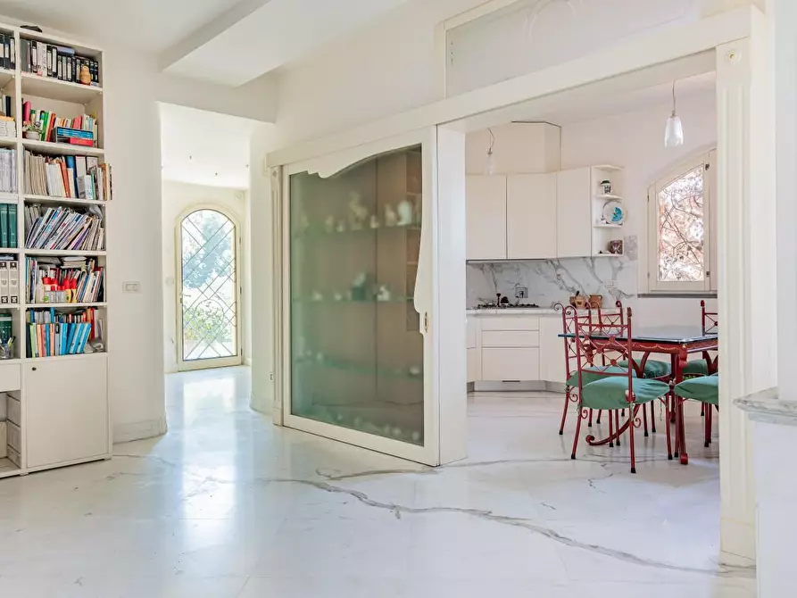 Immagine 70 di Casa semindipendente in vendita  a Massa