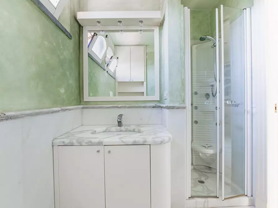 Immagine 81 di Casa semindipendente in vendita  a Massa