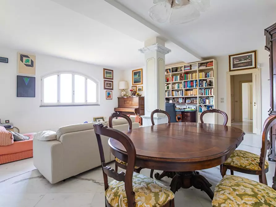 Immagine 61 di Casa semindipendente in vendita  a Massa