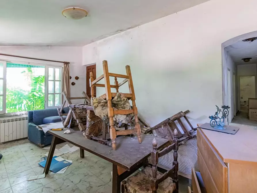 Immagine 104 di Casa semindipendente in vendita  a Massa