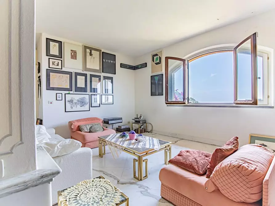 Immagine 55 di Casa semindipendente in vendita  a Massa