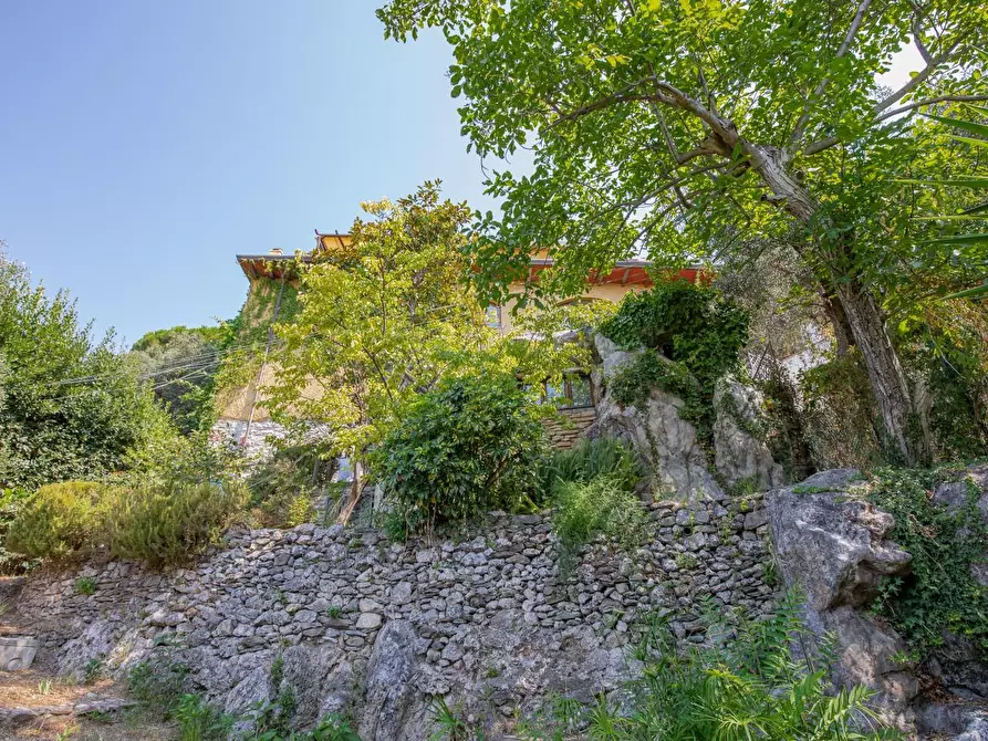 Immagine 16 di Casa semindipendente in vendita  a Massa