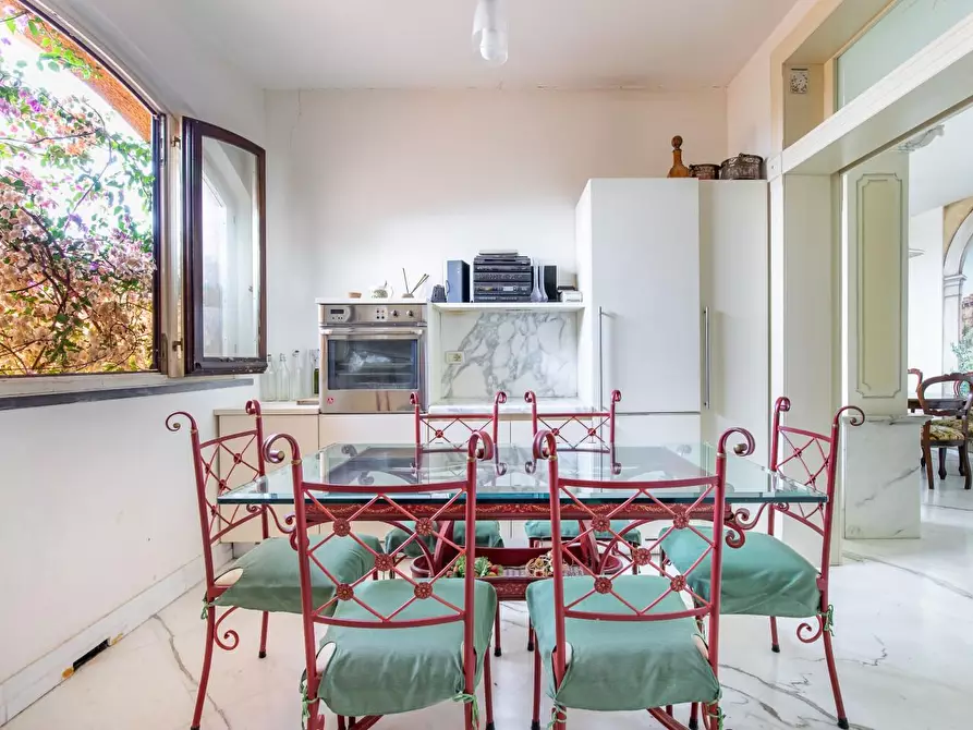 Immagine 64 di Casa semindipendente in vendita  a Massa