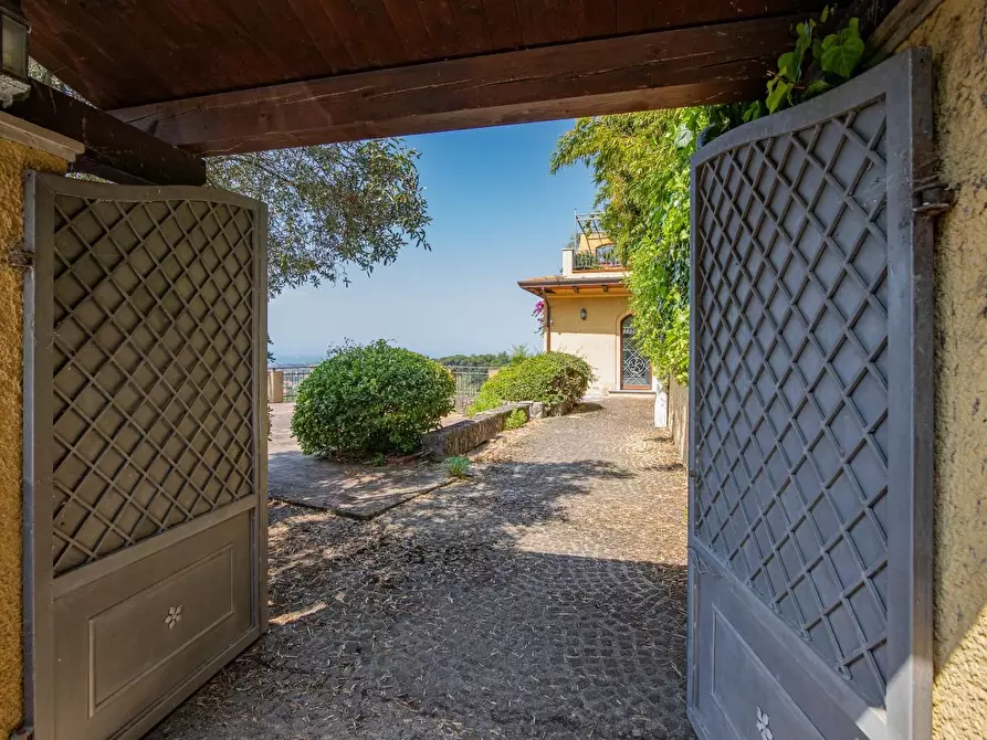 Immagine 35 di Casa semindipendente in vendita  a Massa