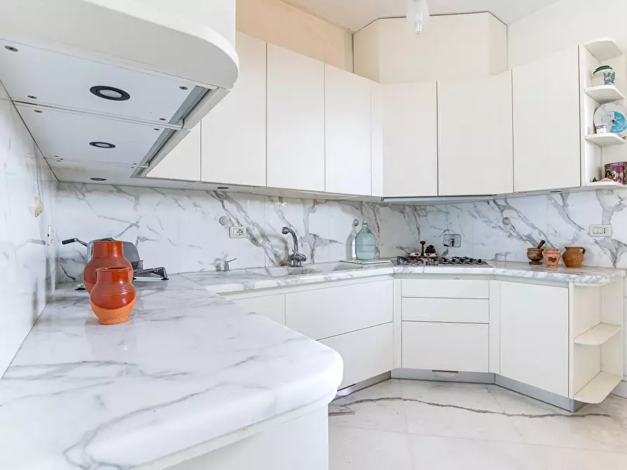 Immagine 63 di Casa semindipendente in vendita  a Massa