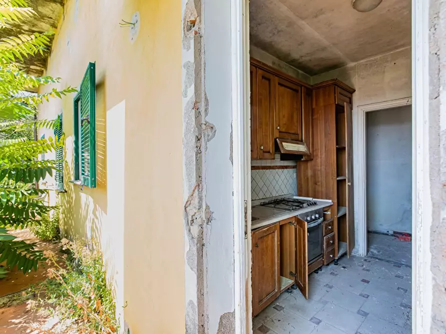 Immagine 99 di Casa semindipendente in vendita  a Massa