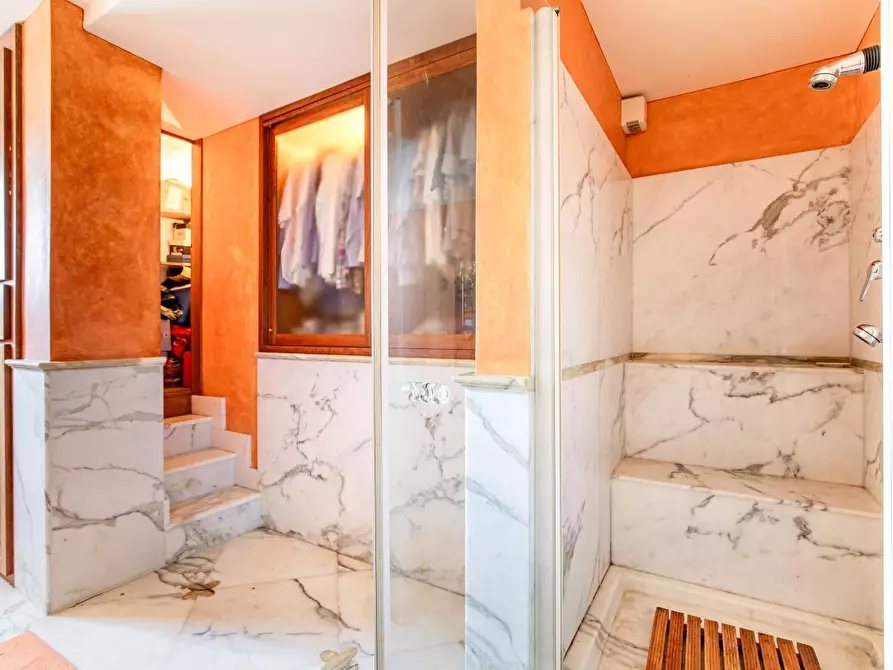 Immagine 84 di Casa semindipendente in vendita  a Massa