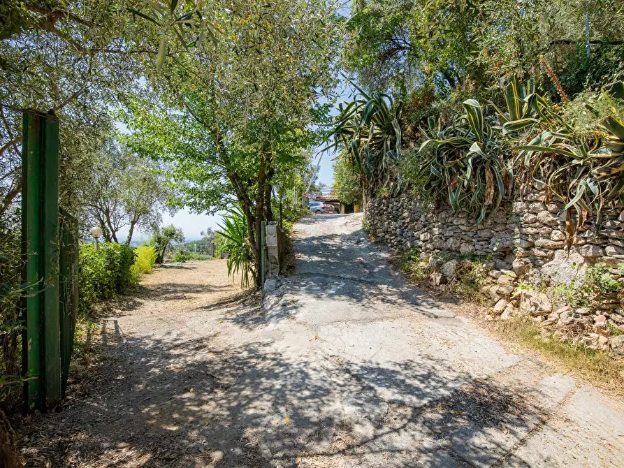 Immagine 90 di Casa semindipendente in vendita  a Massa