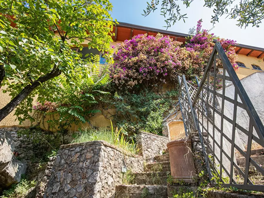 Immagine 28 di Casa semindipendente in vendita  a Massa