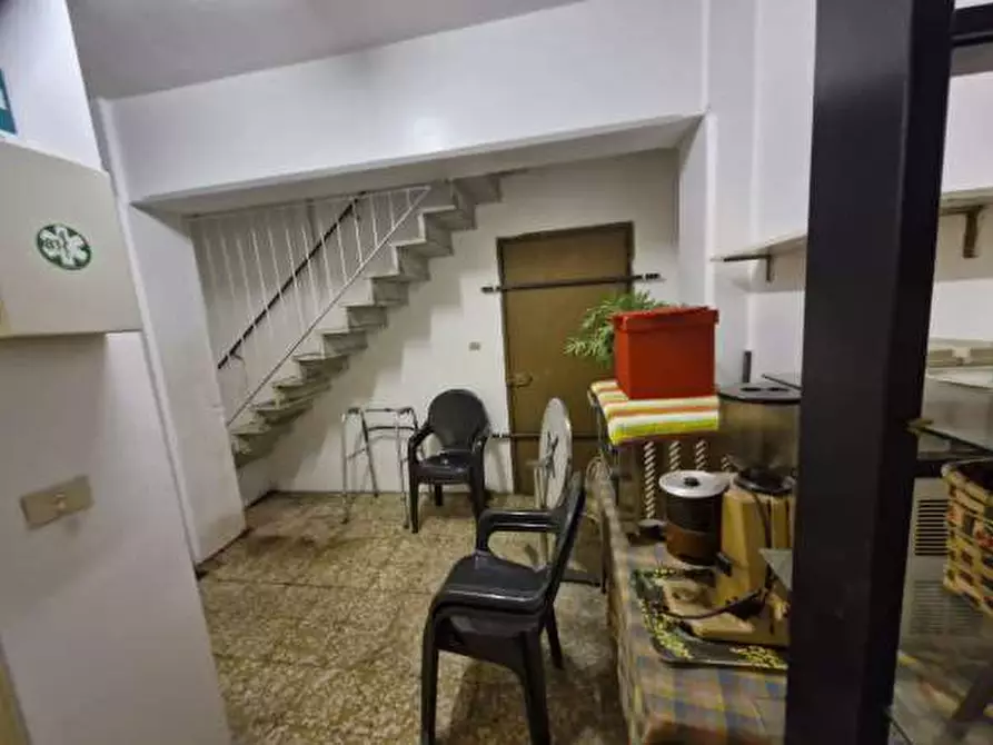 Immagine 5 di Negozio in vendita  a Tortona