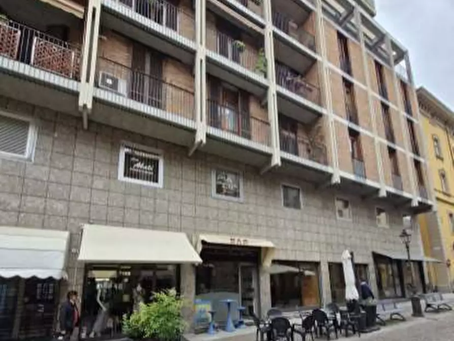 Immagine 2 di Negozio in vendita  a Tortona