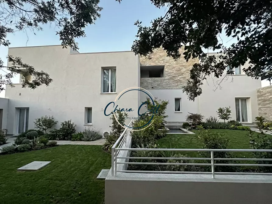 Immagine 2 di Casa bifamiliare in vendita  a Livorno