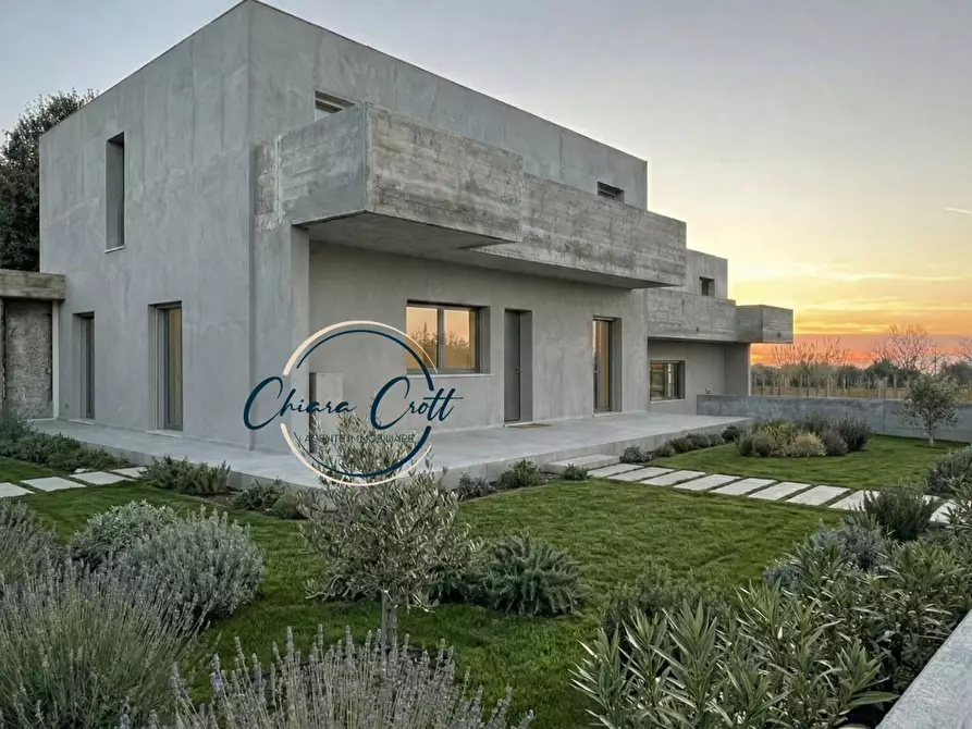 Immagine 1 di Casa bifamiliare in vendita  a Livorno