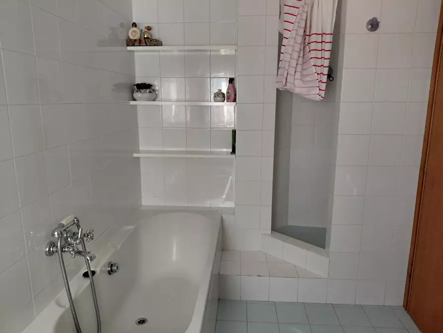 Immagine 20 di Appartamento in vendita  a Siena