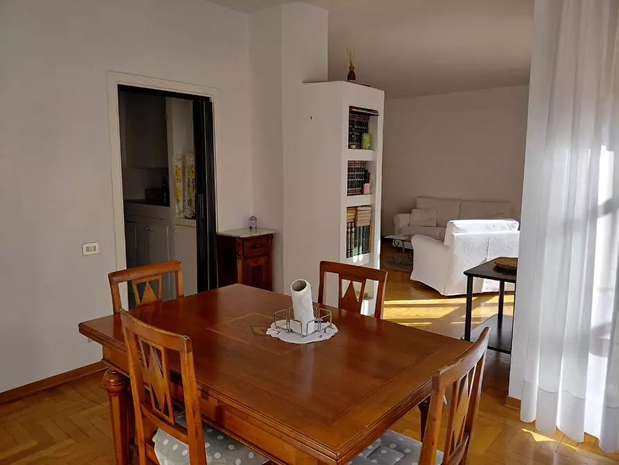 Immagine 5 di Appartamento in vendita  a Siena