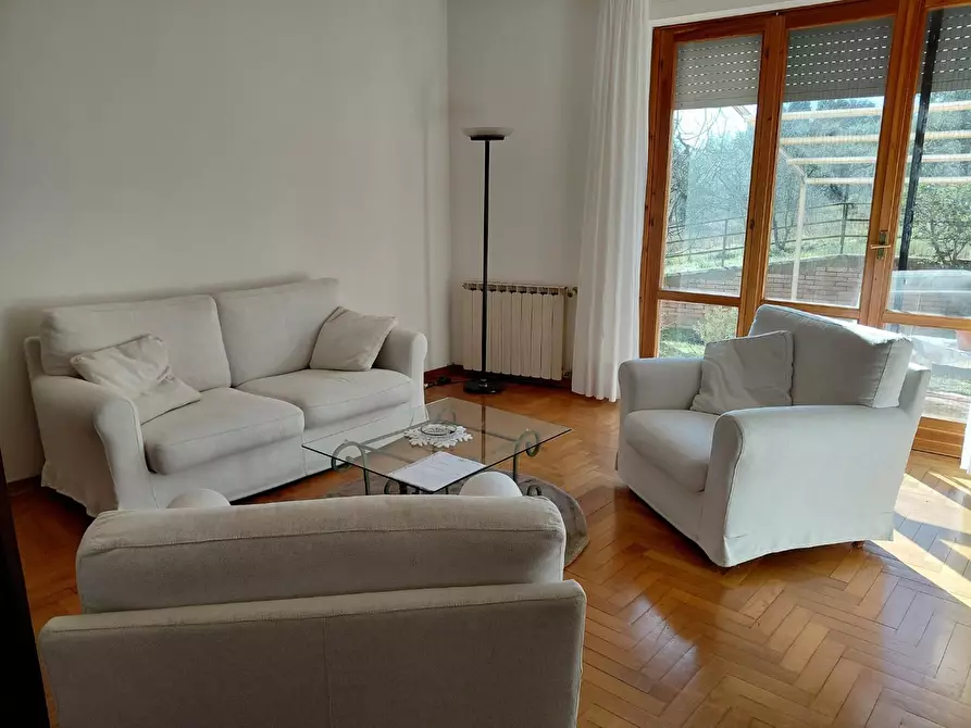 Immagine 2 di Appartamento in vendita  a Siena