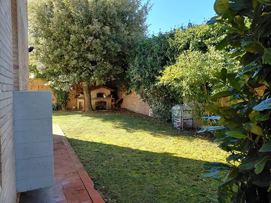 Immagine 27 di Appartamento in vendita  a Siena