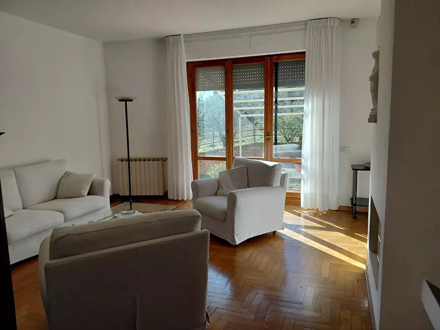 Immagine 4 di Appartamento in vendita  a Siena